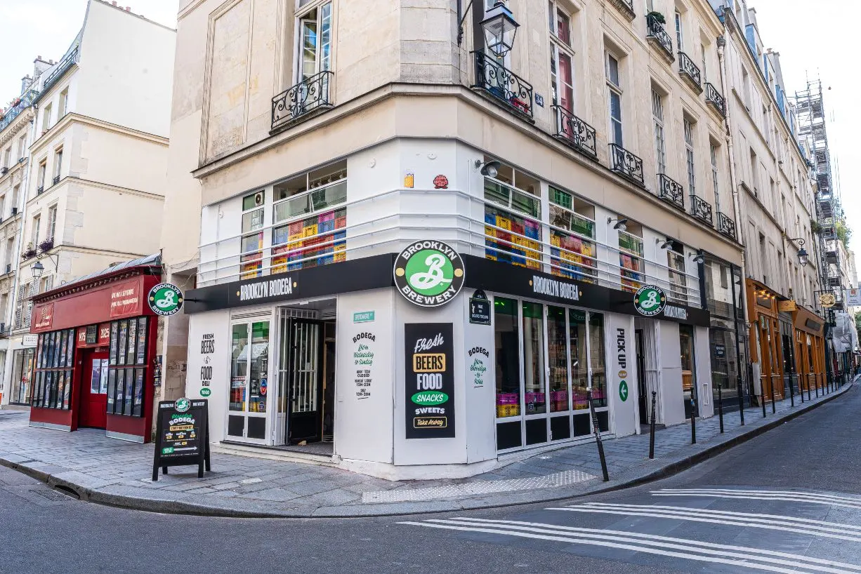 The Brooklyn Bodega storefront, 34 rue du Bourg Tibourg